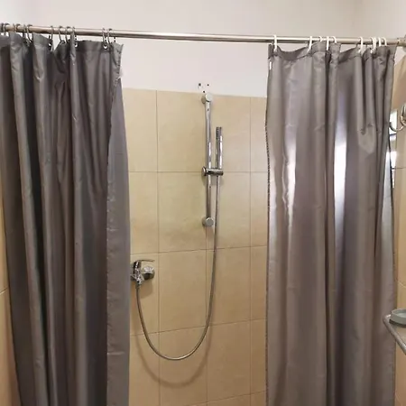 Center S Parkiranim Mjestom Apartman *