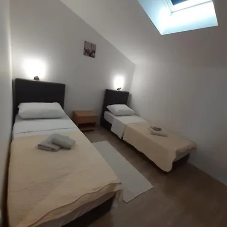 Apartman Center S Parkiranim Mjestom *